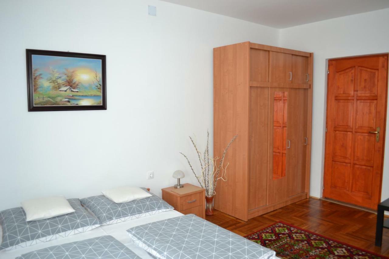 Liliom Apartman Gyula Exterior photo
