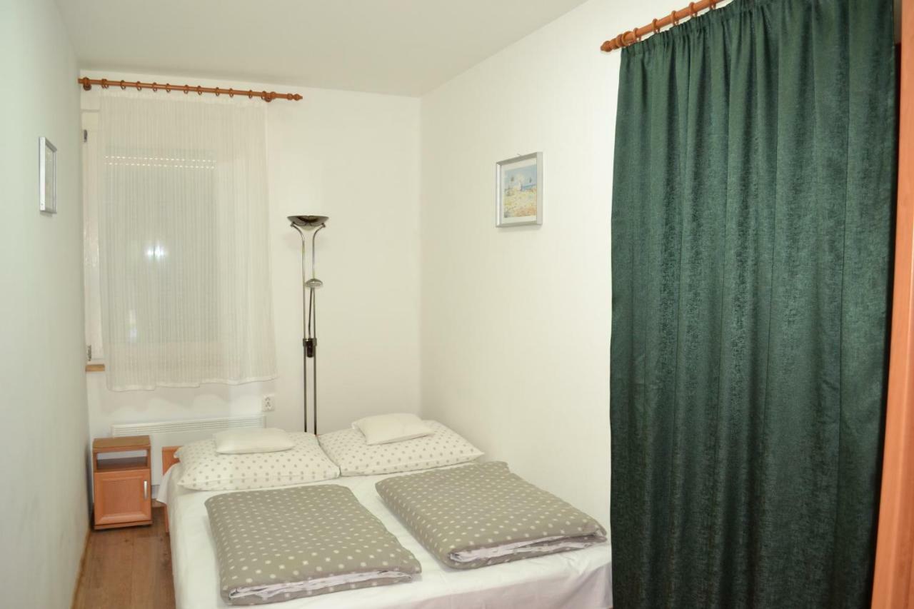 Liliom Apartman Gyula Exterior photo